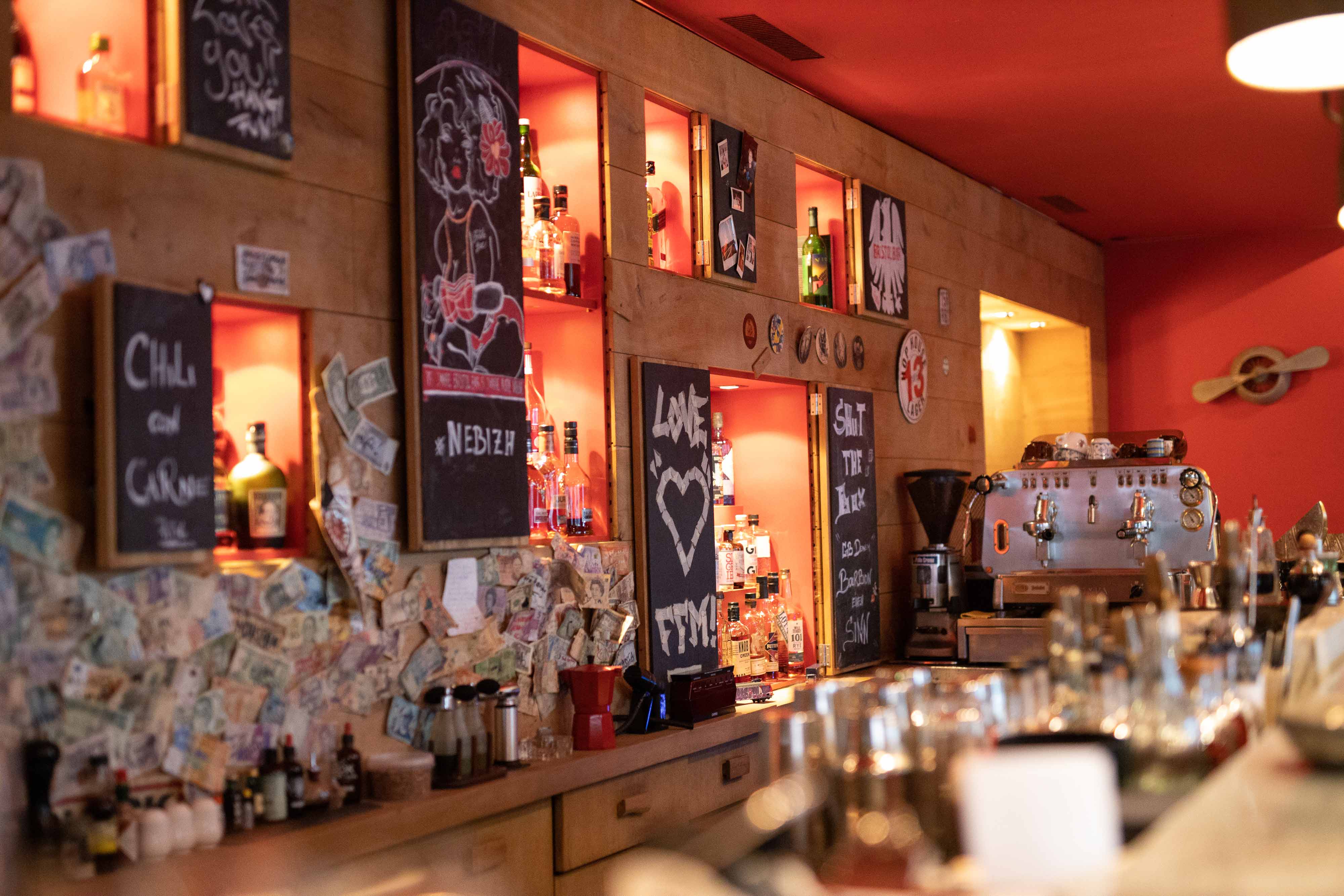 Bristol Bar Kreative Drinks im Bahnhofsviertel Bristol Hotel Frankfurt